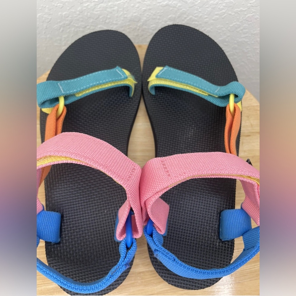 Teva Colorful Strappy Sandals size 8 - Picture 3 of 8
